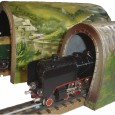 
Bereits im Jahr 1935, also der Vorstellung der neuen Märklin Spur 00 Tischbahn, wurde als eines der ersten Zubehörteile der [...]
