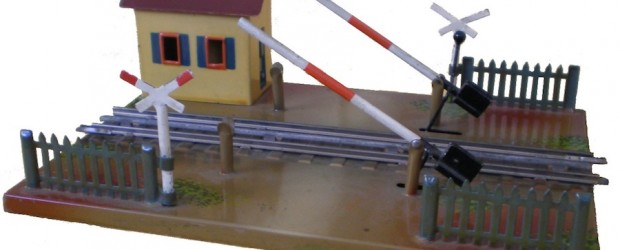 Kurz vor Ende des Modellbahnjahres möchte ich Euch quasi als Überleitung ins neue Jahr den Bahnübergang 458 vorstellen. Dieser komplett [...]