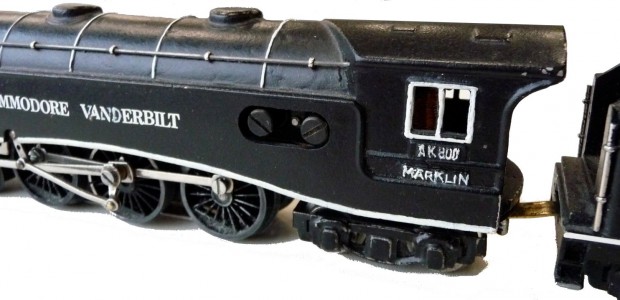 Sie w&auml;re sicher eines der gesuchtesten Modelle der Spurweite 00 gewesen wenn… ja wenn M&auml;rklin sich je zur Produktion der AK800 durchgerungen h&auml;tte. Das Modell der amerikanischen Dampflokomotive mit der schnittigen Stromlinienverkleidung blieb leider der...
