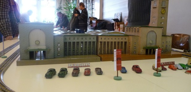 Historische Modelleisenbahnen in Berlin Am Samstag den 14.03.2009 fand von 12:00 bis 18:00 Uhr eine Ausstellung zum Thema “Historische Modelleisenbahnen” statt. Die TRIX EXPRESS Freunde Berlin zusammen mit den Tischbahn-Freunden und der Schüler-Arbeitsgemeinschaft der Gustav-Heinemann-Oberschule konnten eine besondere Veranstaltung...