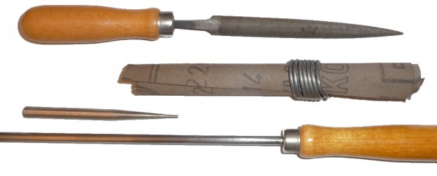 Neben dem bereits vorgestellten Bahnpflegewerkzeug 397/2, welches unter anderem mit Spezialzange, Pinzette und Schraubendreher ausgeliefert wurde, und somit vielseitig einsetzbar [...]
