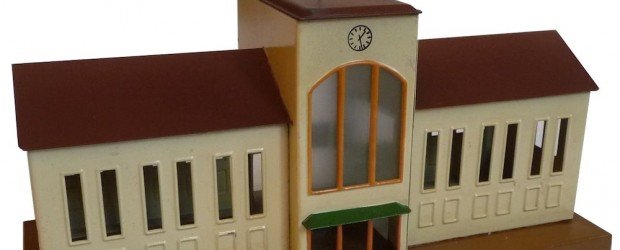 Unter der Artikelnummer 416 wurde von 1935 bis 1936 ein Großstadtbahnhof produziert welcher zeitgleich mit dem Kleinstadtbahnhof 412 angeboten wurde. [...]