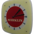 Ein besonderes Stück in den Spielwarenläden der 50er und 60er Jahre ist die Märklin Wanduhr. Als Schmuckstück für den Verkaufsbereich der Händler gedacht kamen vermutlich nur wenige Uhren in die Hände von spielenden Modellbahnern oder...