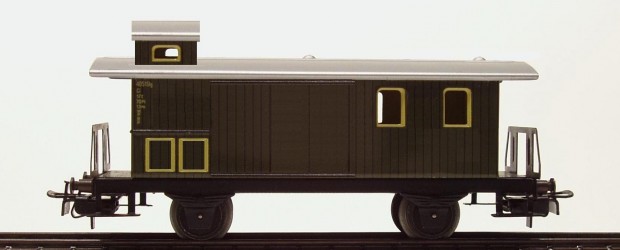 Die Ära der Tischbahnen mit Spielzeugcharakter kann weitgehend als abgeschlossen gelten. Heutige Modellbahnen eifern dem Vorbild in so vielen Punkten [...]