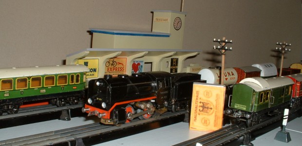 Vom 19. – 21.03.2010 gehört – wie schon beim Märklin Mega Meeting (MMM) – ein Teil des Deutschen Technikmuseums, Berlin den Freunden der kleinen Eisenbahnen. Anlass ist diesmal die Vorstellung von TRIX-EXPRESS vor 75 Jahren...