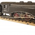 Das Programm der Märklin Spur 00 Tischbahn startete 1935 zunächst mit einer einfachen Dampflokomotive – der R 700 – und einer Elektrolokomotive – der RS 700 – sowie einem kompletten Schienensystem und vielen Zubehörteilen. Natürlich...